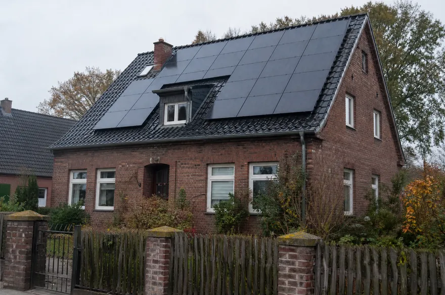 Solaranlage im Altbau: Was Sie beachten müssen
