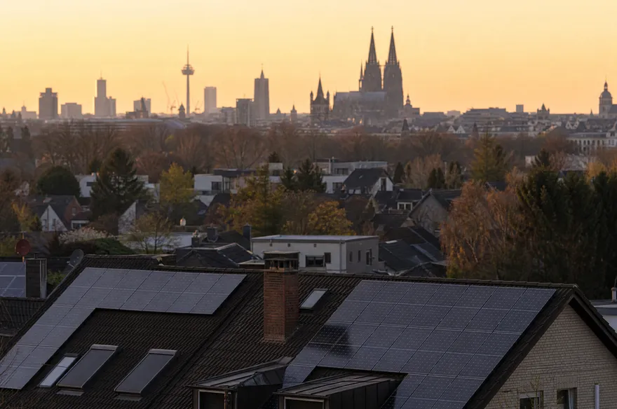Solaranlage Köln 2026: Kosten, Förderung & Ertrag