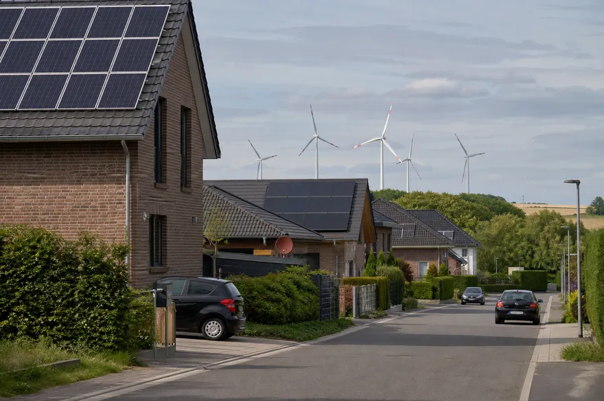 Solaranlage in NRW: Besonderheiten, Förderung, Anbieter